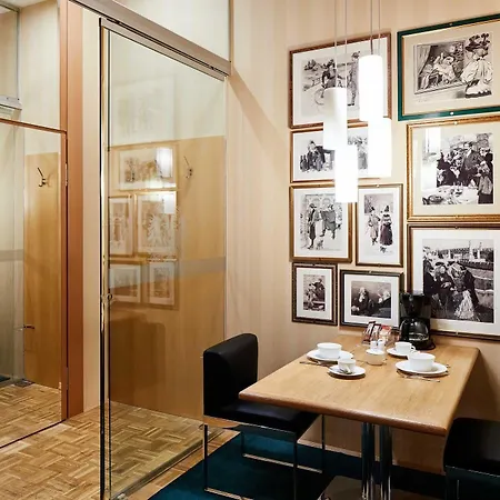 Living An Der Oper Hotel