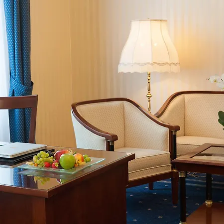 Ambassador Hotel 5*