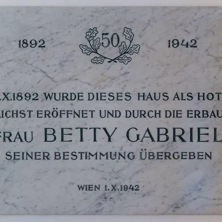 Hotel Garten- Und Kunsthotel Gabriel 3*