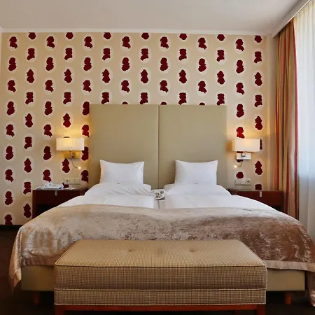 Hotel Am Parkring 4*