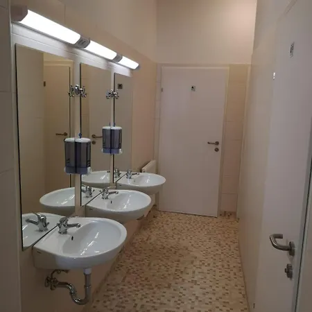 Ch-hostel Hostal *