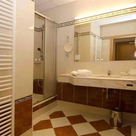 Hotel Cryston