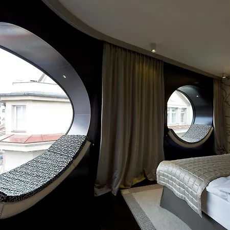 Topazz & Lamee Hotel