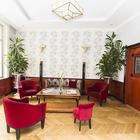 Aparthotel Carlton Opera 3*