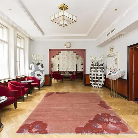 Aparthotel Carlton Opera