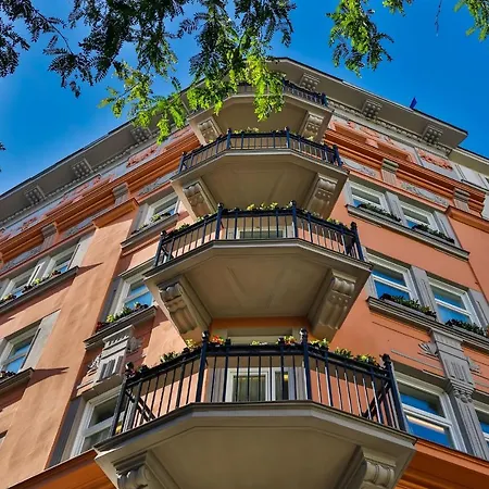 מלון Boutiquehotel Tyrol 4*