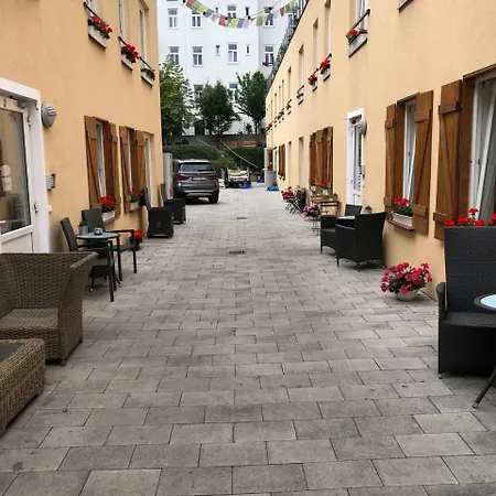 Hostel Boutique Zum Goldenen Kegel *