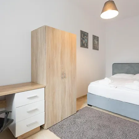 Apartment House In Vienna Apartment *