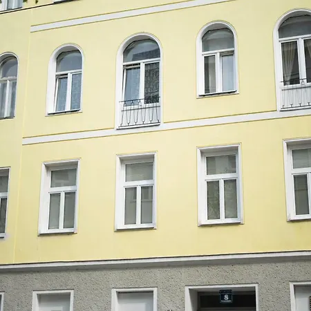 Brigittenau Apartment