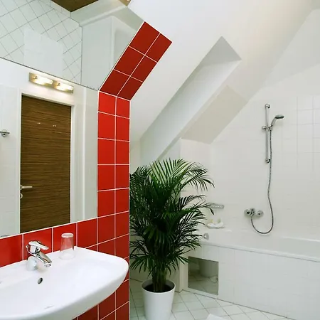 Hotel Senator 4*
