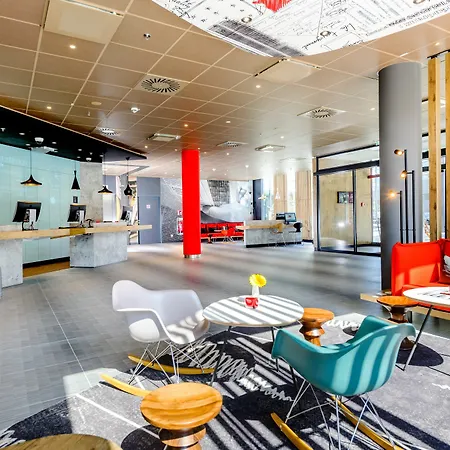Ibis Hauptbahnhof Hotel 3*