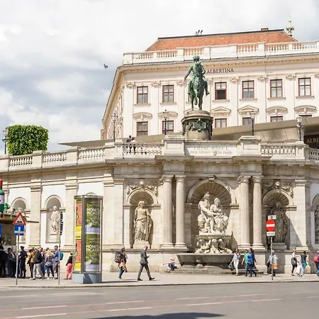 Mint@naschmarkt Premium Apart-hotel Viena