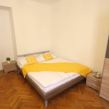 Kroellgasse 2* Viena