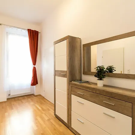 Checkvienna - Lassallestrasse Apartment