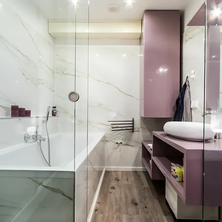 Grand Apartment *