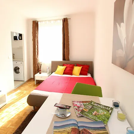 Checkvienna Nordbahnstrasse Apartment *