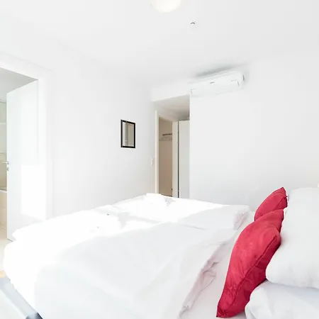 Mainstation - 10 Minutes To Citycenter - With Aircondition *
