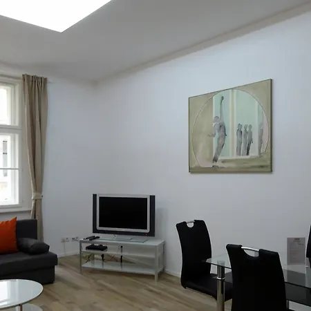 Govienna Luxury Oldtown * וינה