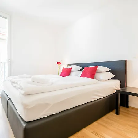 Mainstation - 10 Minutes To Citycenter - With Aircondition *