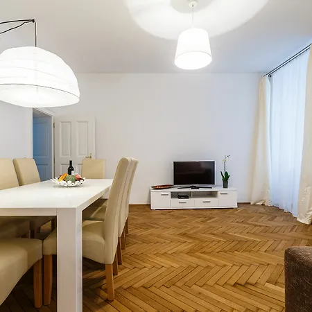 Judengasse Premium By Ichbucheat * Vienna