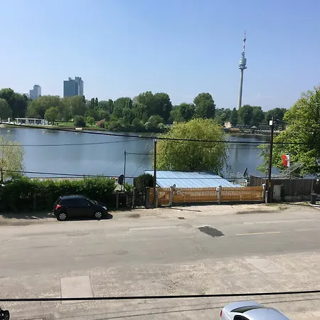 Apartment Ajo Danube Vienna