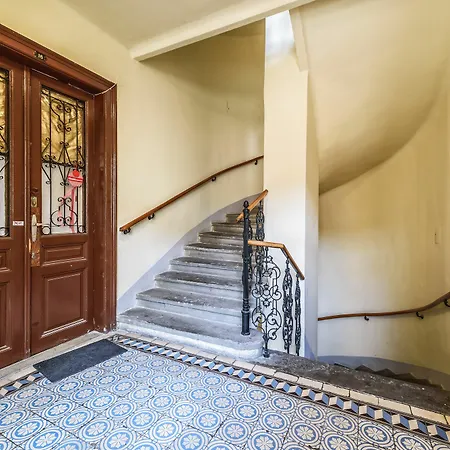 Palais Joseph Apartments, Contactless Check In Apartment