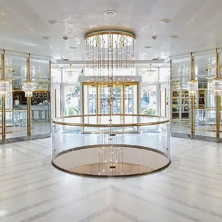 Living Kaiser Franz Joseph 4*