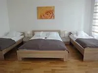Four Seasons Apartment *