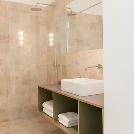 Center City-apartment