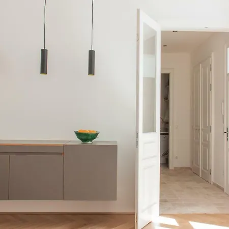 Center City-apartment *