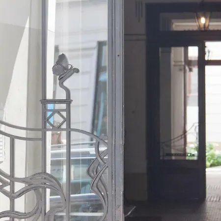 Center City-apartment *