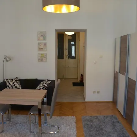 Charmante Altbauapartments Apostelgasse Apartment