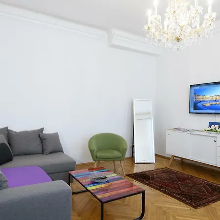 City Apartment Apartman