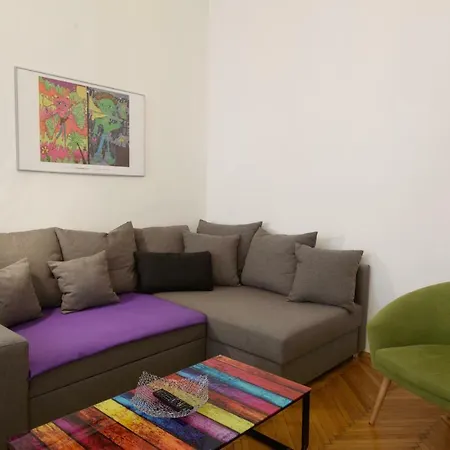 City Apartment *