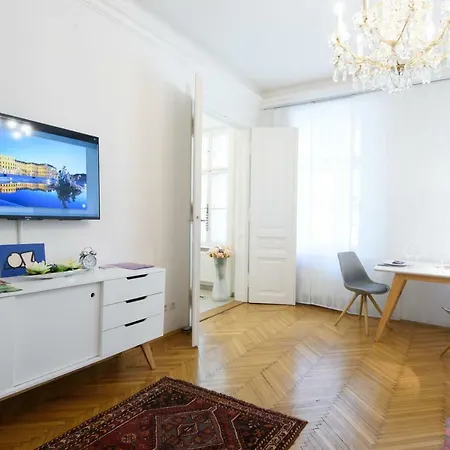 City Apartment Apartman *