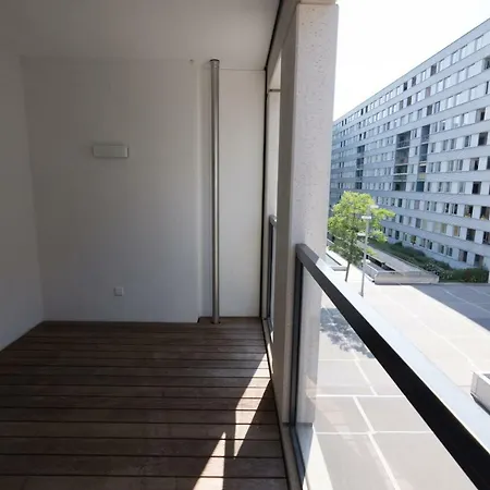 Dc Living *