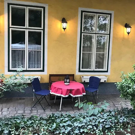 70m² Grosses Mit Gartenzugang Apartment