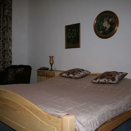 70m² Grosses Mit Gartenzugang Apartment