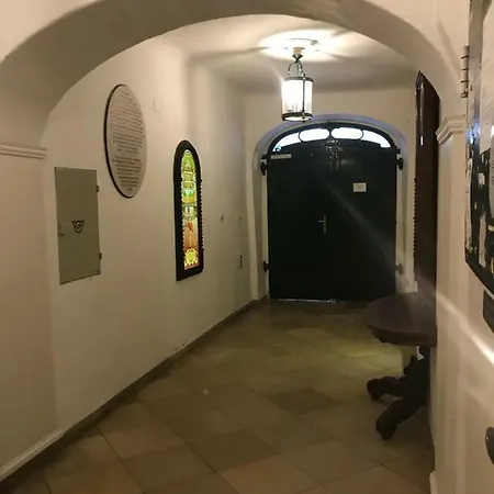 The Barts Center - Self Check-in Viena