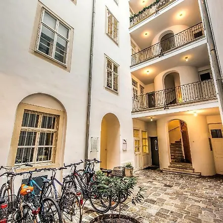 Apartment Beautiful City At Famous Ballgasse