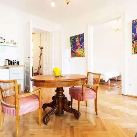 Das Schonbrunn Apartment! * Vienna