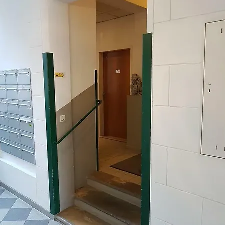 Gerald's 10 Apartment *