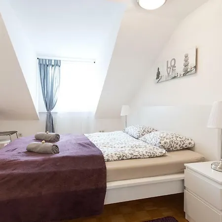 Lovely Two Level For Families Apartment Vienna
