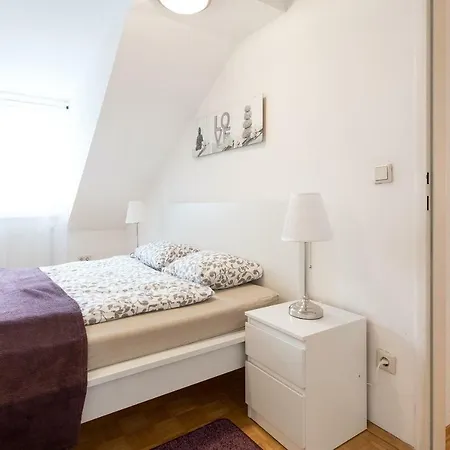 Lovely Two Level For Families Vienna