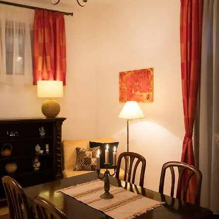 Holiday home The Coachman's