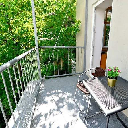 Appartement Charming With Balcony In Hip & Trendy Margareten Wenen