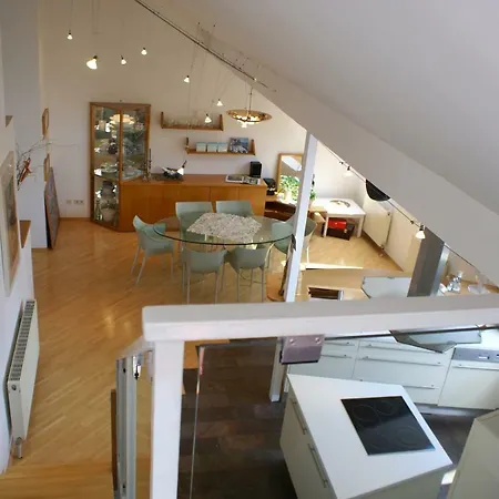 Grosse Dachwohnung Mit Terrasse Und Wintergarten Apartment Vienna