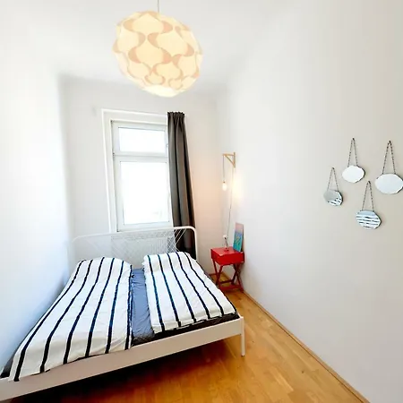 Bedrooms Apartment *