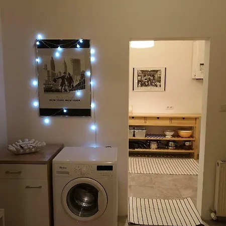 Apartment Low Budget Flat Rossau