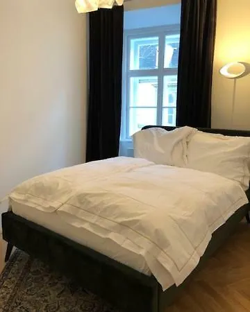 City Center - Hofburg Palace Apartamento Viena